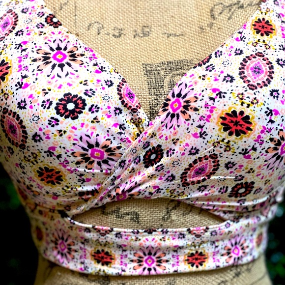 VS Pink Floral Pull over racerback push up bra, 36DD, never used - Picture 2 of 4